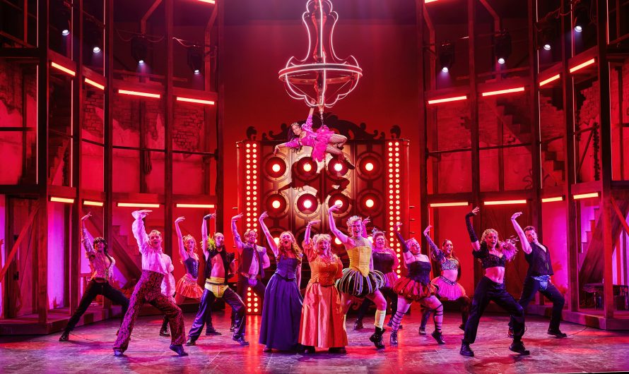 Jubel, dans och stående ovationer